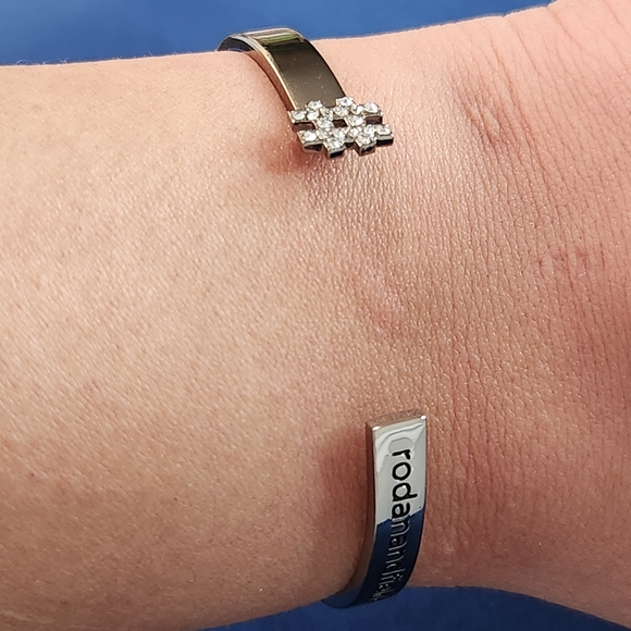Rodan + Fields Minimalist Rhinestone Hashtag Thin Silver Cuff Bracelet - Picture 4 of 4